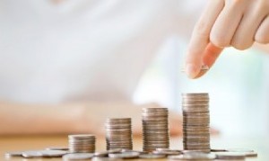 Ante la fuerte escalada inflacionaria, el Gobierno comienza a discutir la suba del salario mínimo