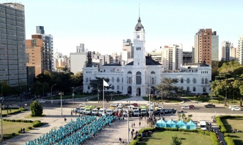 La Plata: con un equipo de 400 barrenderos y barrenderas, Alak busca reforzar el mantenimiento del espacio público