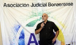 La AJB reclama urgente convocatoria a paritarias