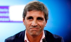Caputo adelantó una medida para fomentar el uso de dólares no declarados