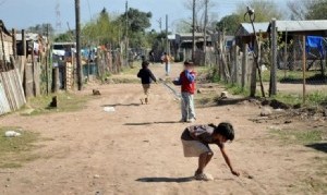 Alarmante realidad: más de la mitad de los chicos en Argentina son pobres y el 30% sufre hambre