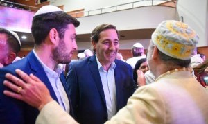 La Plata: Garro participó de la plegaria del Iom Kipur, la celebración más importante del calendario judío