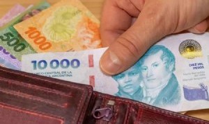 Golpe al bolsillo: octubre llega con aumentos en transporte, prepagas, colegios privados y alquileres