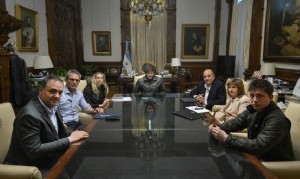Milei estrenó mesa política, ratificó el rumbo y avisó que “las demás recetas fracasaron”