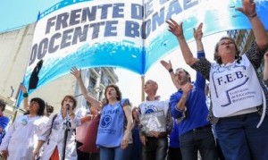 Gremios bonaerenses convocaron a un paro nacional docente contra la reforma laboral de Milei