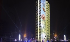 Alak inauguró el mural que honra al Papa Francisco en La Plata