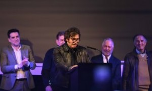 Milei arrancó la campaña en La Plata con un duro discurso contra Kicillof