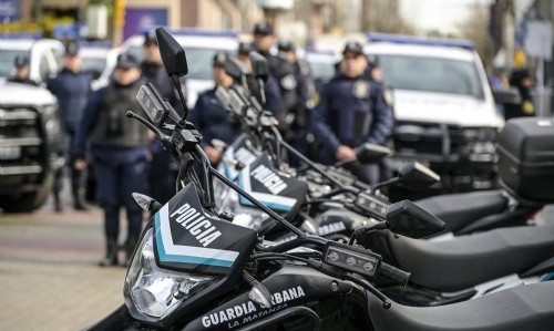 Kicillof entregó 40 patrulleros y 10 motos para fortalecer la seguridad en La Matanza