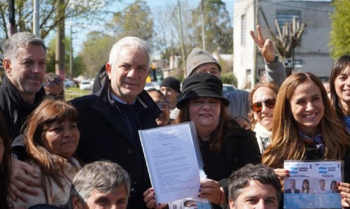 “Sigamos con obras”, el mensaje de Alak en el cierre de campaña de Fuerza Patria