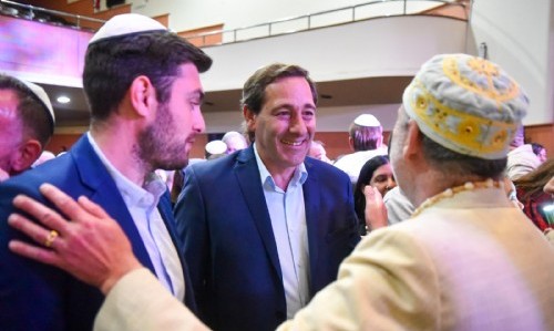 La Plata: Garro participó de la plegaria del Iom Kipur, la celebración más importante del calendario judío