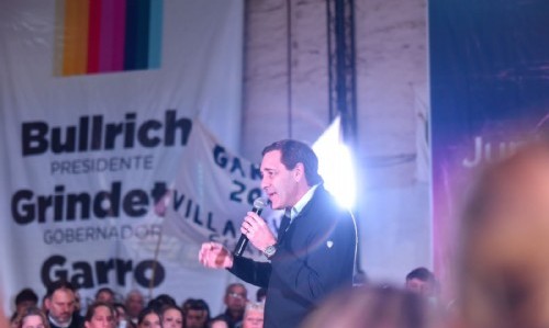 Garro presentó la lista de JxC en Villa Elvira: “Los platenses eligieron una vez más seguir por el camino de la transformación”
