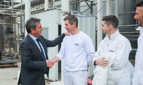 Massa levantó las retenciones a los lácteos por 90 días