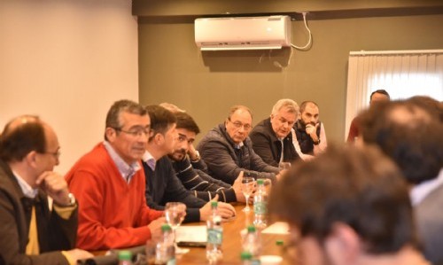 Kicillof en campaña desfinancia a los municipios opositores: más de 6 millones de bonaerenses perjudicados