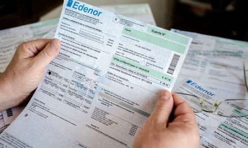 El Gobierno se comprometió con el FMI a quitar los subsidios en las tarifas de luz y gas a los hogares de clase media
