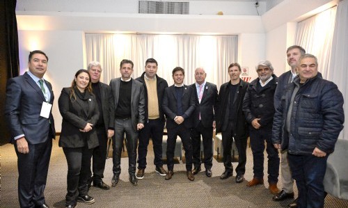 Kicillof: "La política económica de Milei es incompatible con la industria y el desarrollo de las pymes locales"