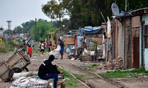 El Gobierno aseguró que la pobreza bajó más de 11 puntos