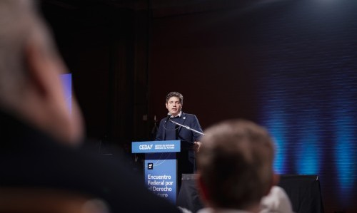 Kicillof: "La Argentina tiene muchas oportunidades: para aprovechar los recursos, la ciencia y la industria, necesitamos construir una estrategia nacional de desarrollo"