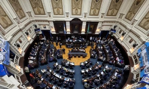La Cámara de Diputados bonaerense avanzó con leyes contra la violencia digital y la discriminación